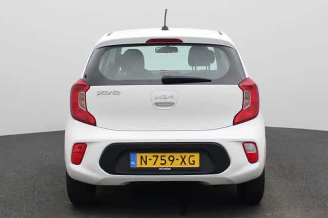 Kia Picanto (2022) thumbnail 5