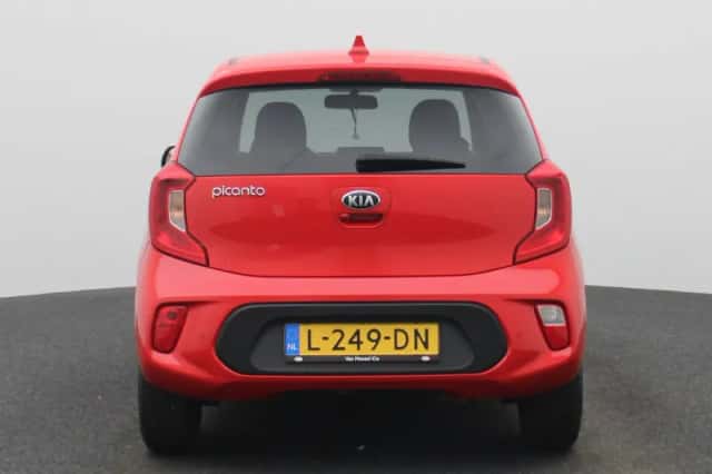 Kia Picanto (2021) thumbnail 5