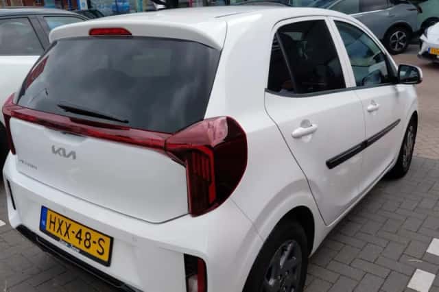 Kia Picanto (2025) thumbnail 5