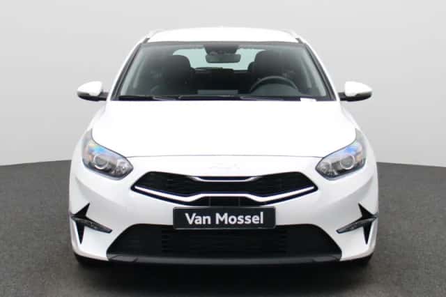 Kia Ceed Sportswagon (2024) thumbnail 3