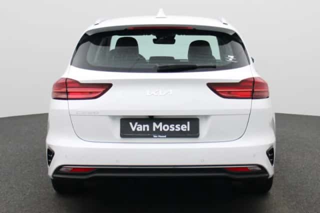 Kia Ceed Sportswagon (2024) thumbnail 5