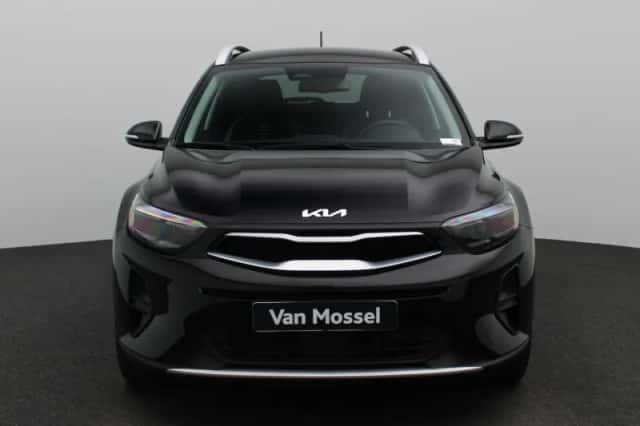 Kia Stonic (2024) thumbnail 3