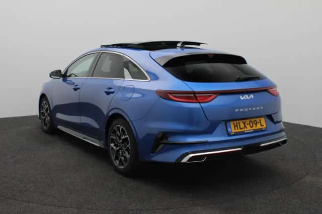 Kia Proceed (2025) thumbnail 2