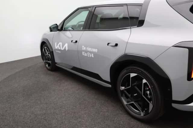 Kia EV4 (2025) thumbnail 38