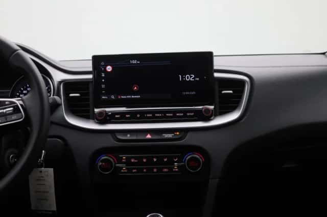 Kia Ceed Sportswagon (2024) thumbnail 11