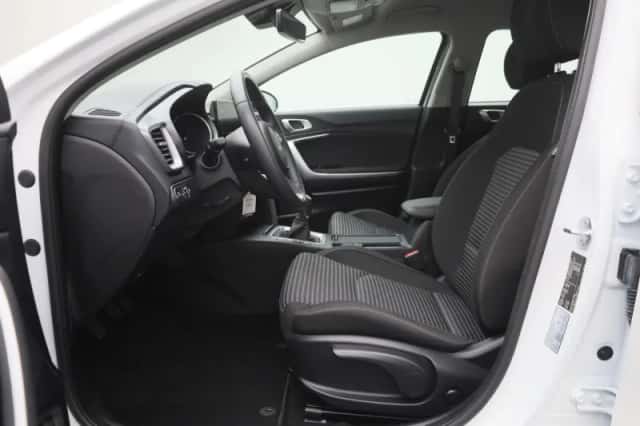 Kia Ceed Sportswagon (2024) thumbnail 13