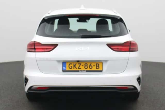 Kia Ceed Sportswagon (2024) thumbnail 7