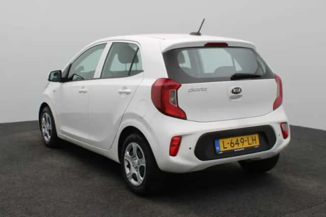 Kia Picanto (2021) thumbnail 4