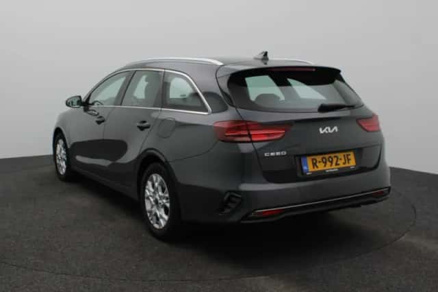 Kia Ceed Sportswagon (2022) thumbnail 4
