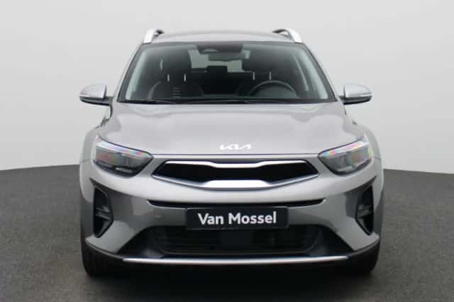 Kia Stonic (2024) thumbnail 5