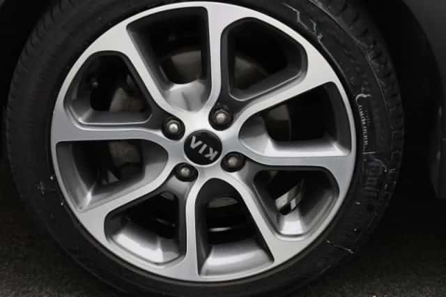 Kia Picanto (2021) thumbnail 4