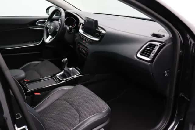 Kia Ceed Sportswagon (2019) thumbnail 35