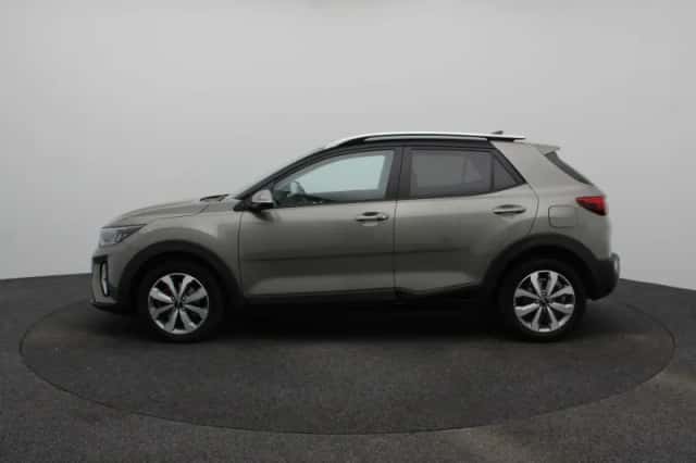 Kia Stonic (2023) thumbnail 7