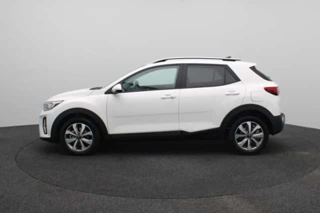 Kia Stonic (2022) thumbnail 4