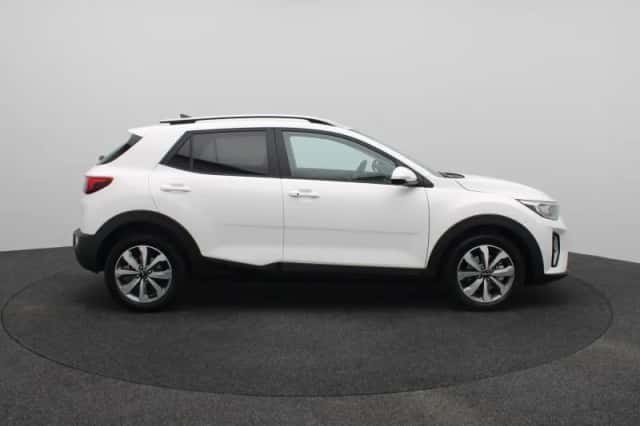 Kia Stonic (2022) thumbnail 6
