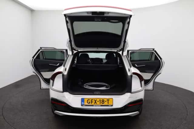 Kia EV6 (2024) thumbnail 13
