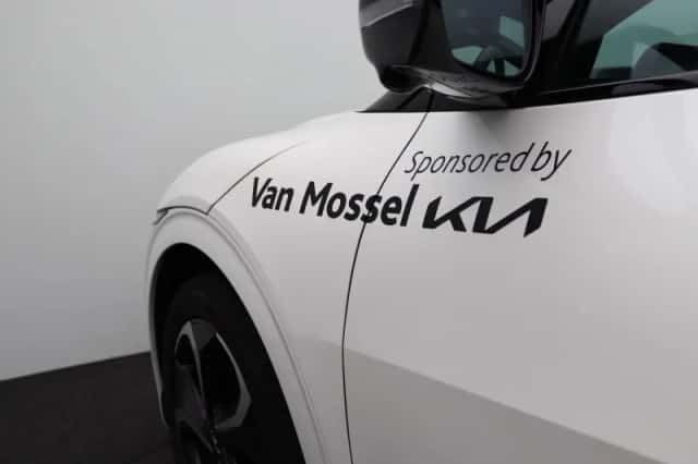 Kia EV6 (2024) thumbnail 38