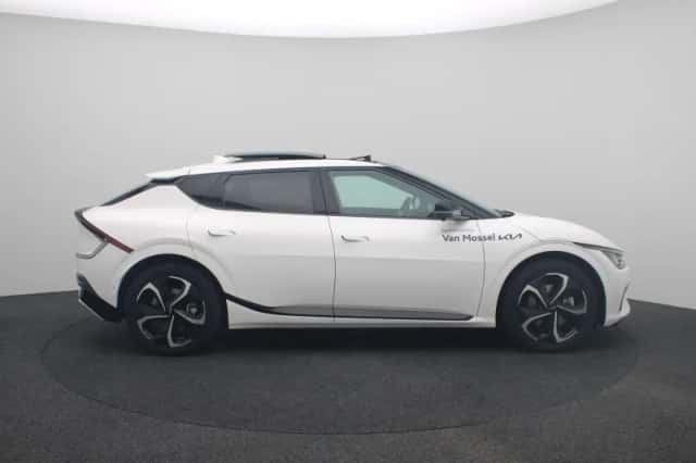 Kia EV6 (2024) thumbnail 6