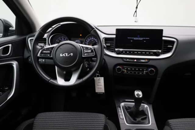 Kia Ceed Sportswagon (2024) thumbnail 9