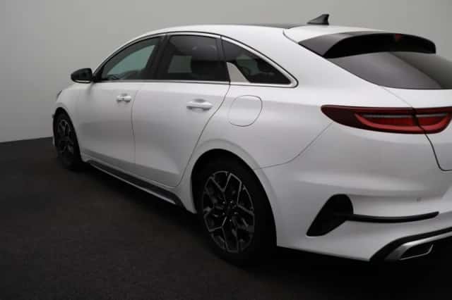 Kia Proceed (2023) thumbnail 42