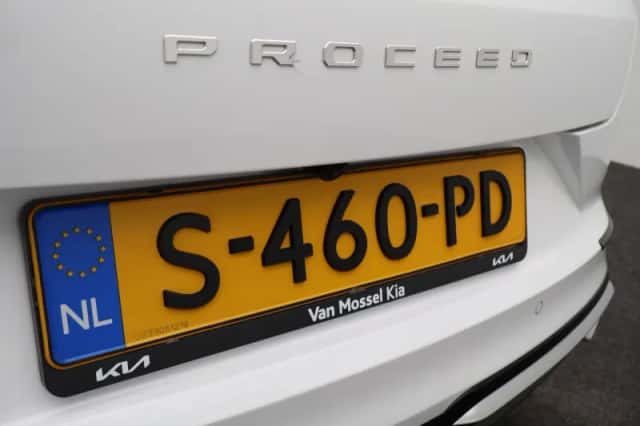 Kia Proceed (2023) thumbnail 45