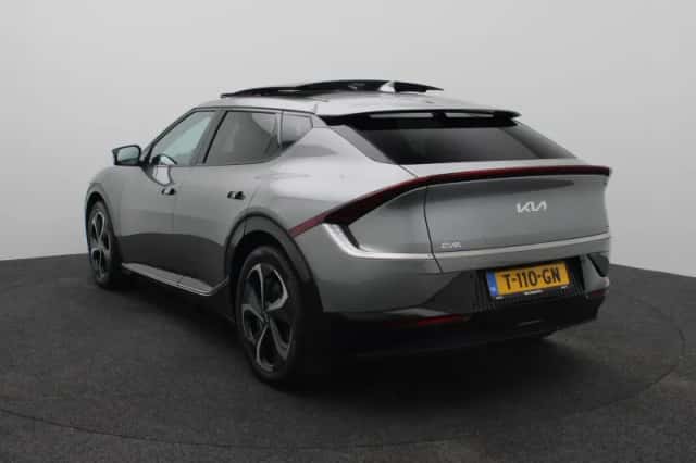 Kia EV6 (2023) thumbnail 2