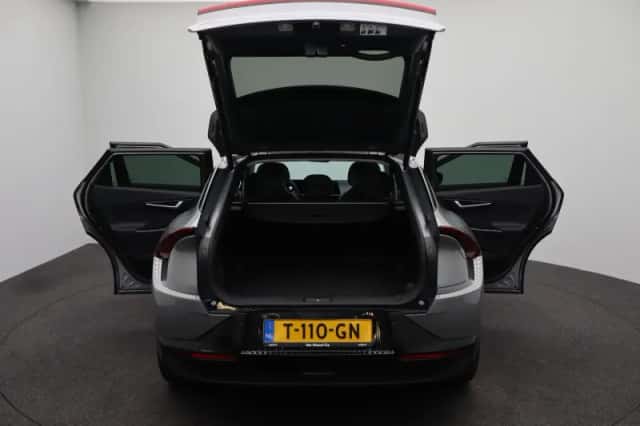 Kia EV6 (2023) thumbnail 12