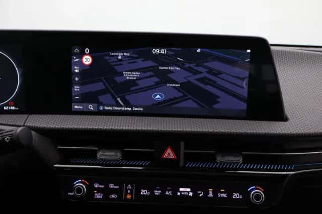 Kia EV6 (2023) thumbnail 16