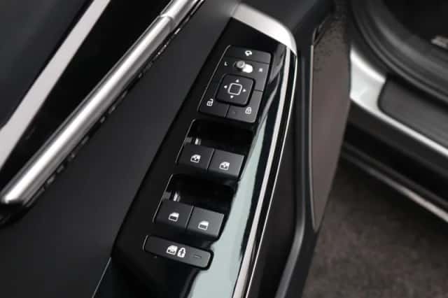 Kia EV6 (2023) thumbnail 26