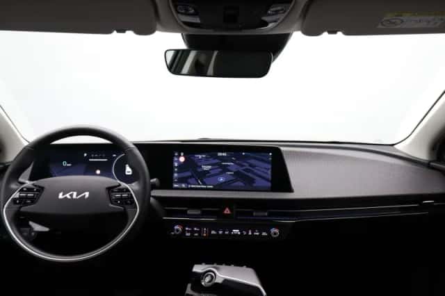 Kia EV6 (2023) thumbnail 33