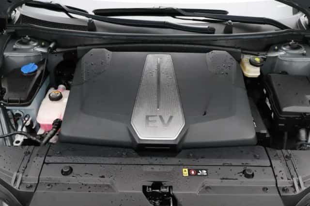Kia EV6 (2023) thumbnail 35