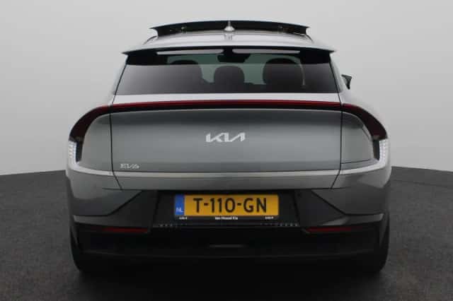 Kia EV6 (2023) thumbnail 5