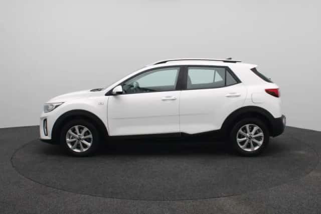 Kia Stonic (2022) thumbnail 6