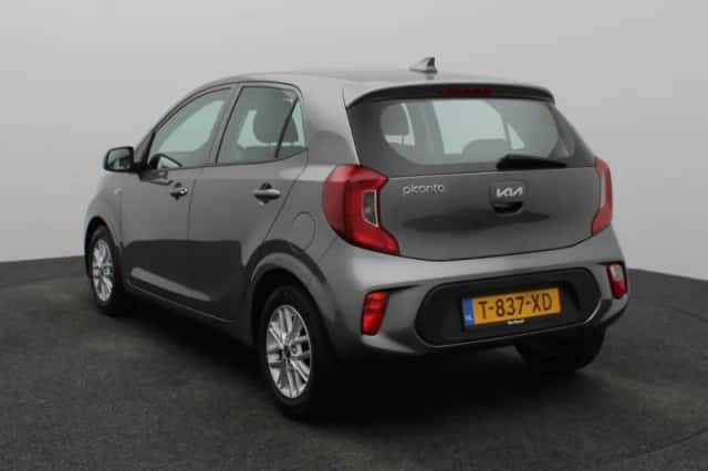Kia Picanto (2023) thumbnail 4