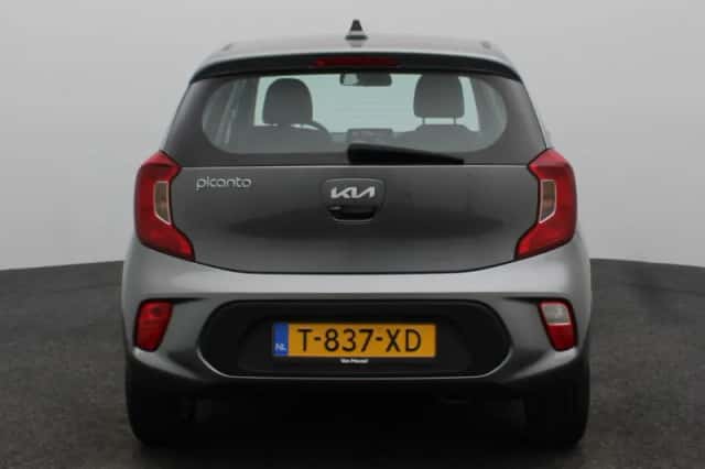 Kia Picanto (2023) thumbnail 5