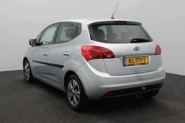 Kia Venga (2016) thumbnail 2