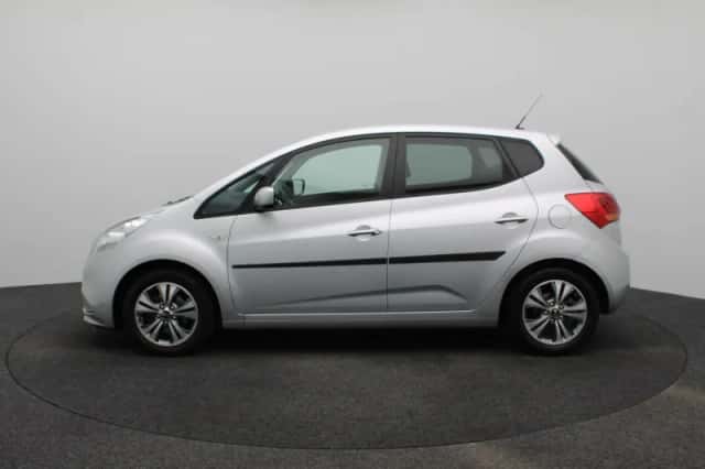 Kia Venga (2016) thumbnail 4