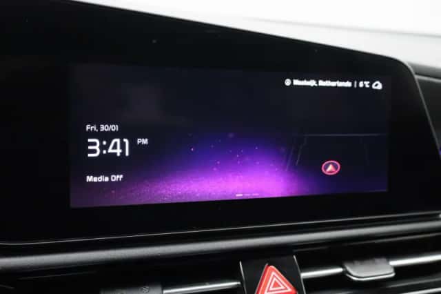Kia Niro EV (2025) thumbnail 16