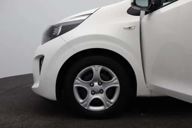 Kia Picanto (2022) thumbnail 17