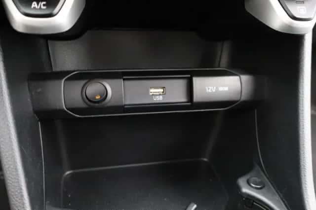 Kia Picanto (2022) thumbnail 23