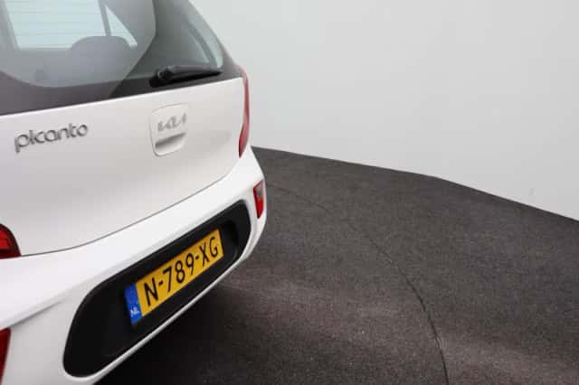 Kia Picanto (2022) thumbnail 35