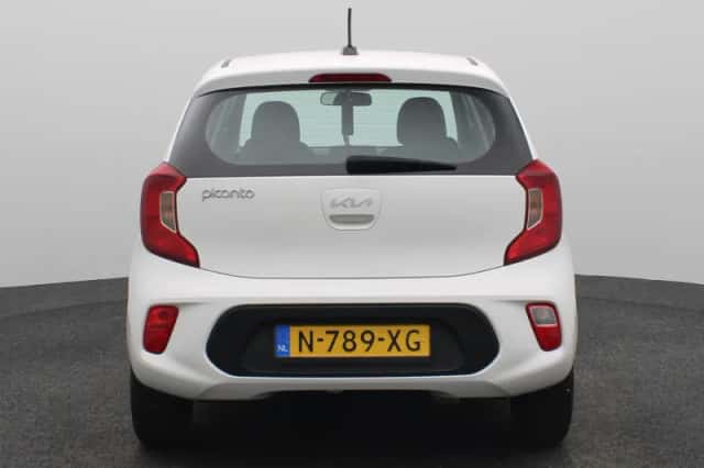 Kia Picanto (2022) thumbnail 7