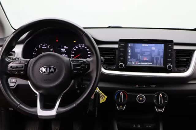 Kia Stonic (2019) thumbnail 12
