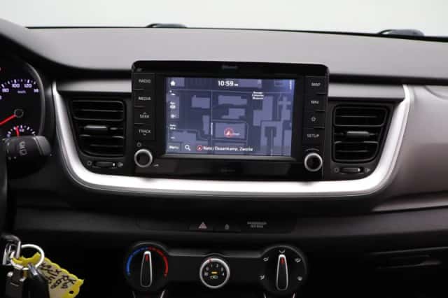 Kia Stonic (2019) thumbnail 14