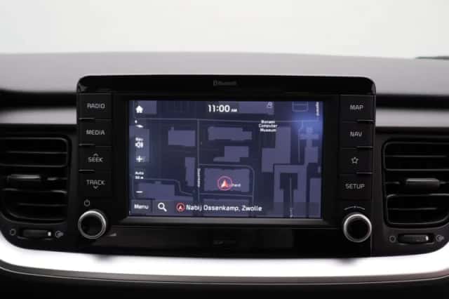 Kia Stonic (2019) thumbnail 21