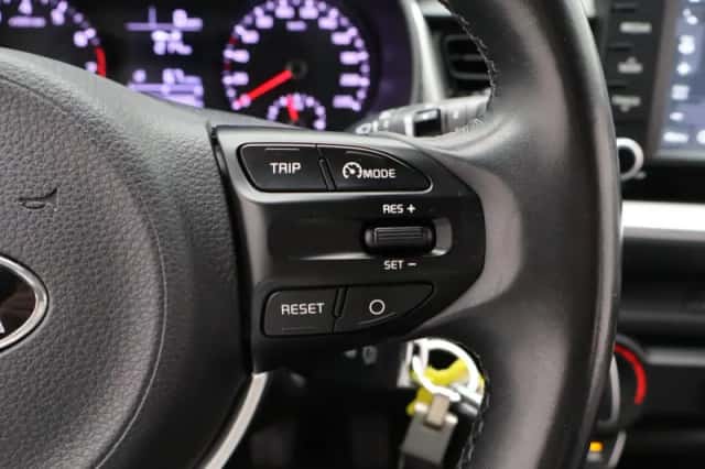 Kia Stonic (2019) thumbnail 24