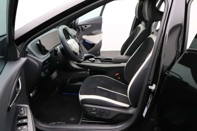 Kia EV6 (2025) thumbnail 12