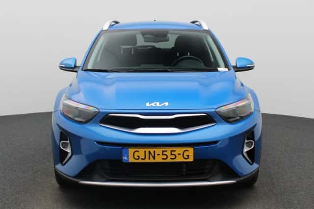 Kia Stonic (2024) thumbnail 3
