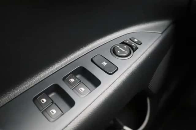 Kia Stonic (2024) thumbnail 23
