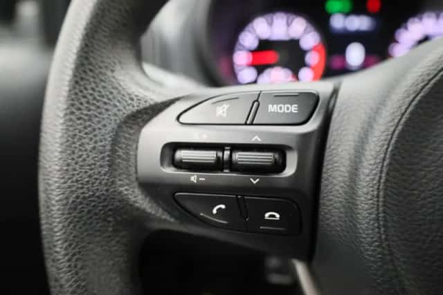 Kia Picanto (2021) thumbnail 18